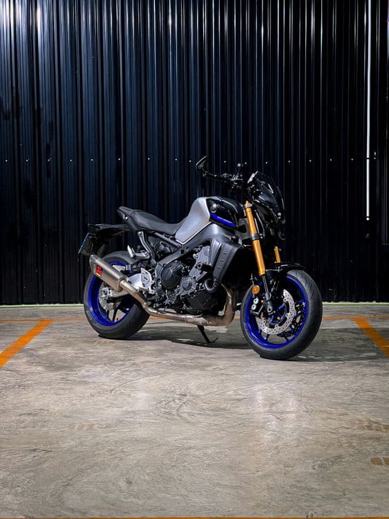 yamaha-mt-09-sp-2024-silver-1364-photo-1