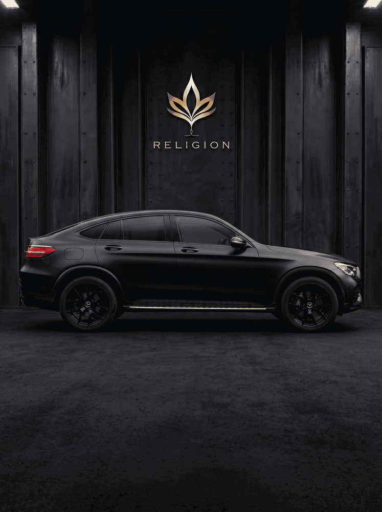 2022 Mercedes-Benz GLC300 Черный rental in Phuket