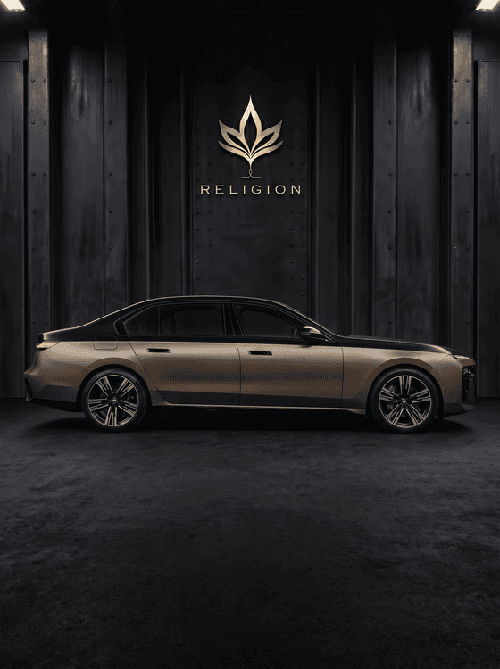 bmw-i7-xdrive-60-m-2025-black-39-photo-1