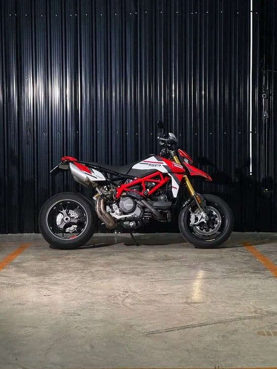 ducati-hypermotard-950sp-2025-white-1655-photo-1